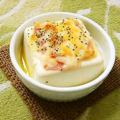 รูปของ 簡単！ ピザ風豆腐にオリーブオイル♪