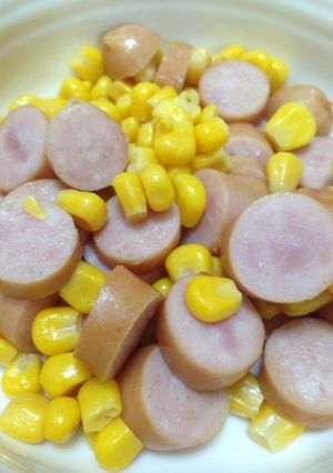 簡単材料2つ⁂ソーセージとコーン炒め-レシピのメイン写真