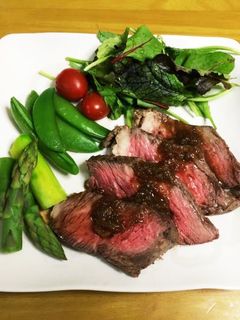 簡単ローストビーフ 玉ねぎグレービー-レシピのメイン写真