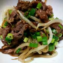 รูปของ 簡単☆もやし 牛肉炒め♡