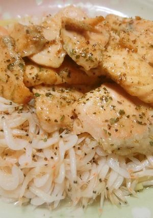 沖網エビと鮭のバターソテーのスパゲッティ-レシピのメイン写真