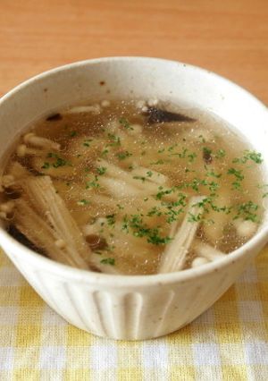 にんにくをちょっぴりきかせたキノコスープ-レシピのメイン写真