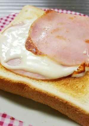 ★簡単2分★　ハムモッツァレラトースト♪-レシピのメイン写真