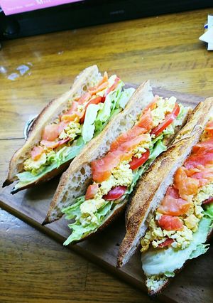 具沢山野菜スモークサーモン卵サンドイッチ-レシピのメイン写真