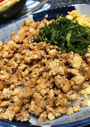 簡単★豆腐でそぼろ&卵そぼろ丼-レシピのメイン写真