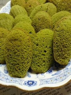 翌日が美味しい♡しっとり抹茶マドレーヌ-レシピのメイン写真