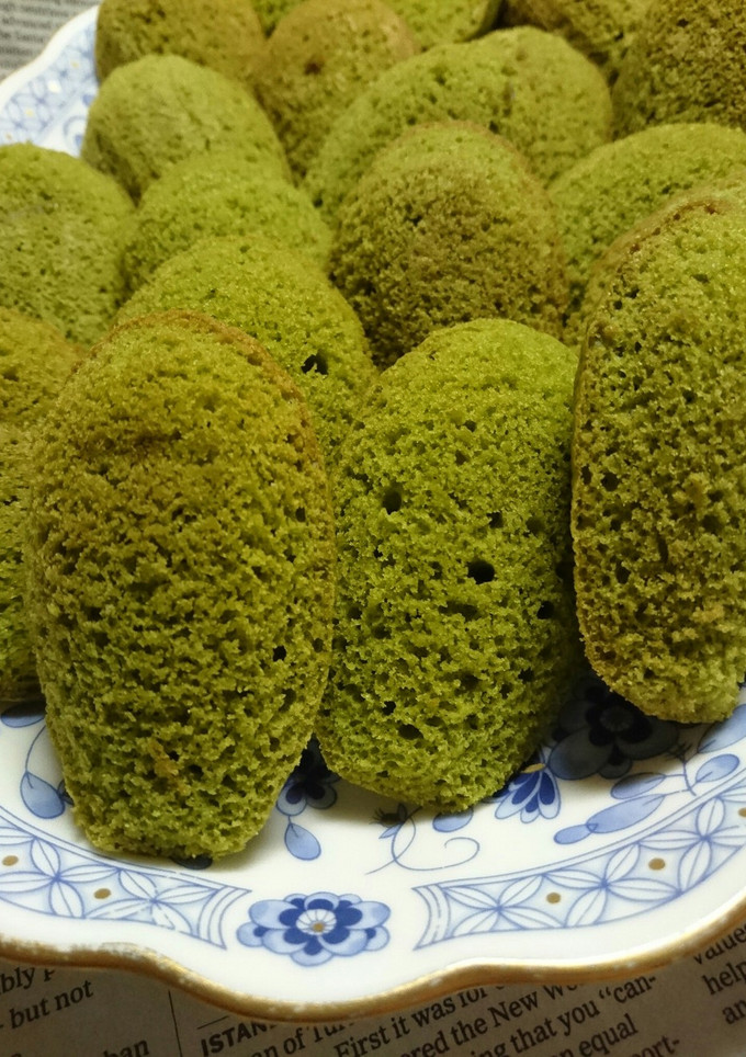 翌日が美味しい♡しっとり抹茶マドレーヌ-レシピのメイン写真