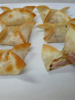 餃子の皮で☆バジル風味ベーコンチーズ包み-レシピのメイン写真