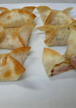 餃子の皮で☆バジル風味ベーコンチーズ包み-レシピのメイン写真