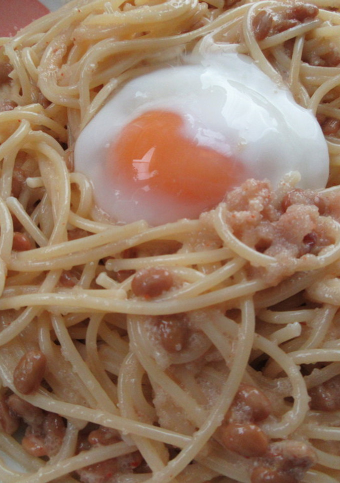 温玉とろ～り！明太子と納豆の和風パスタ-レシピのメイン写真