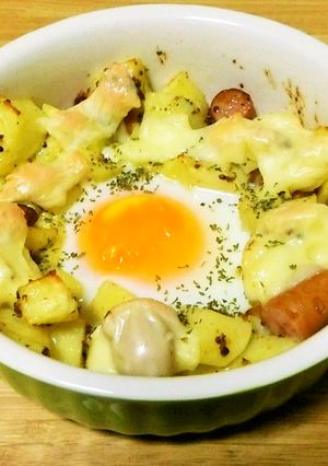 巣ごもりエッグのチーズジャーマンポテト-レシピのメイン写真