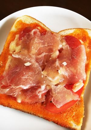 トマトチーズの生ハムのせトースト-レシピのメイン写真