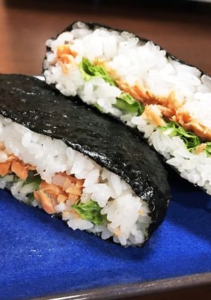 わさび菜と鮭のおにぎらず-レシピのメイン写真