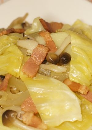 蒸し煮で更においしく　春キャベツの蒸し煮-レシピのメイン写真