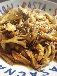 舞茸&椎茸のニンニク醤油バター炒め-レシピのメイン写真