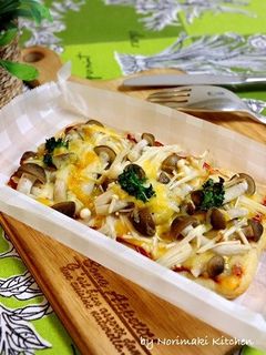 油揚げピザ☆きのこ&トマトソース-レシピのメイン写真