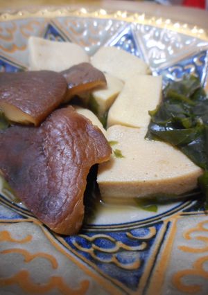 高野豆腐とわかめとしいたけの煮物-レシピのメイン写真