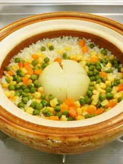 丸ごと新たまねぎの炊き込みごはん-レシピのメイン写真