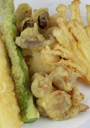 農家オススメ！きのこと春野菜の天ぷら-レシピのメイン写真