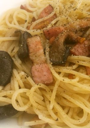 ひらたけとベーコンのペペロンチーノ-レシピのメイン写真