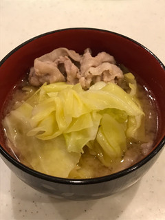 春キャベツと豚肉の、おかずになる味噌汁!-レシピのメイン写真