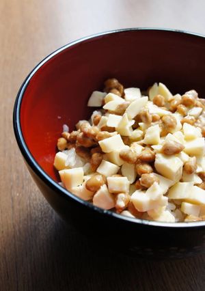 チーズの味噌漬け&納豆の丼-レシピのメイン写真