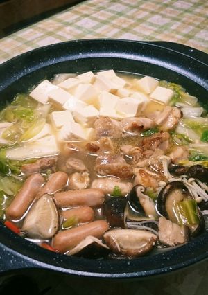 鶏ガラ味噌味☆鶏肉入り春のあっさりお鍋！-レシピのメイン写真