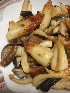 簡単!きのこと竹輪のガリマヨバター炒め-レシピのメイン写真