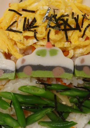 かまぼこトミカでちらしずし-レシピのメイン写真