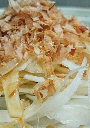 タレを作らない簡単な新玉ねぎのサラダ-レシピのメイン写真