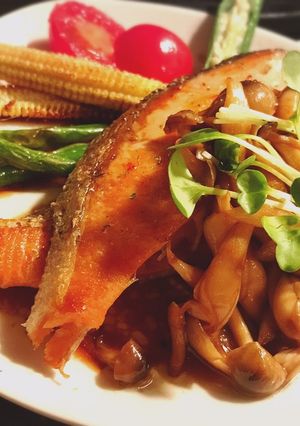 しめじのバター醤油de鮭の塩焼き-レシピのメイン写真