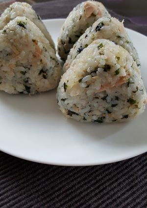 ツナと韓国のりのおにぎり-レシピのメイン写真