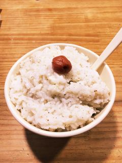 残ったご飯で胡麻香るおかゆ(*^o^*)-レシピのメイン写真