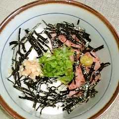 A picture of オリーブ油をひとかけ♪まぐろのたたき丼.
