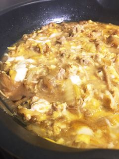 豚ですき焼き風卵とじ丼-レシピのメイン写真