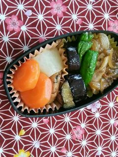 お弁当日記001 豚生姜焼きと煮物-レシピのメイン写真