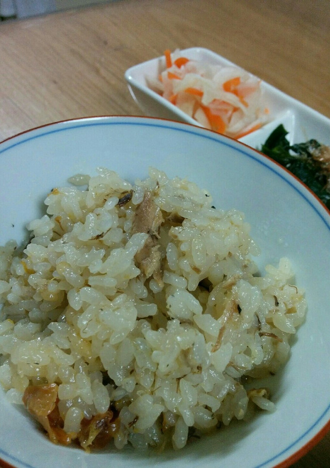 サバ缶と梅干しの炊き込みごはん-レシピのメイン写真