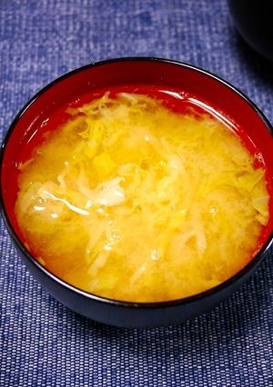 ヘルシー！たっぷりツナキャベツ味噌汁-レシピのメイン写真