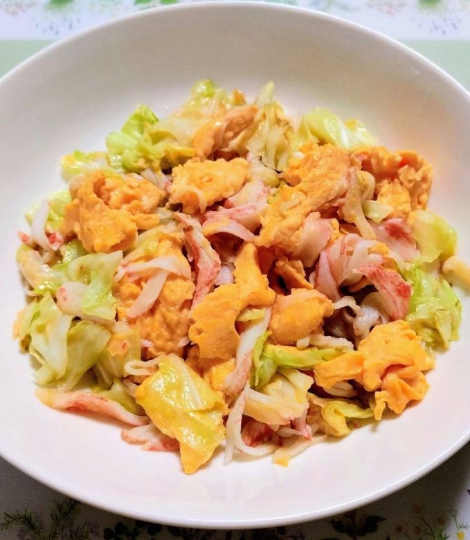 節約おかず簡単夕飯カニカマ卵炒めキャベツ副菜主菜-レシピのメイン写真