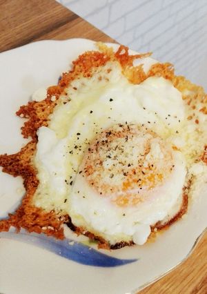 ちょっと贅沢なチーズ目玉焼き-レシピのメイン写真