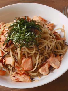 鮭と塩昆布の和風パスタ-レシピのメイン写真