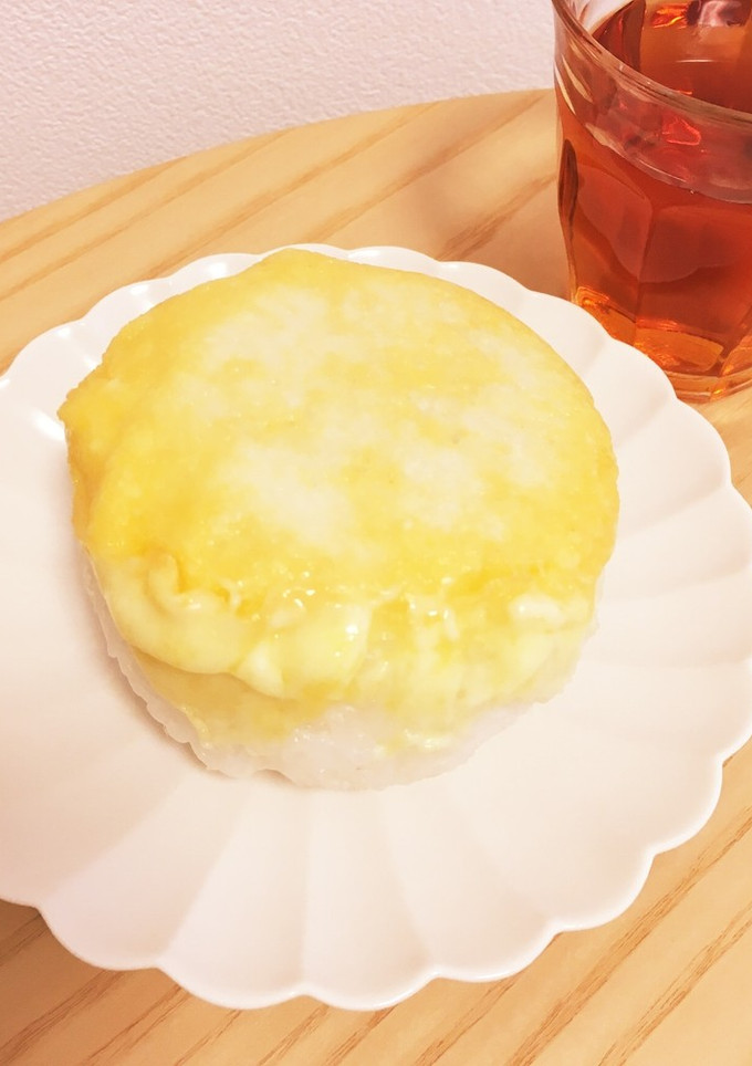 とろけるチーズと半熟煮卵のおむすび。-レシピのメイン写真