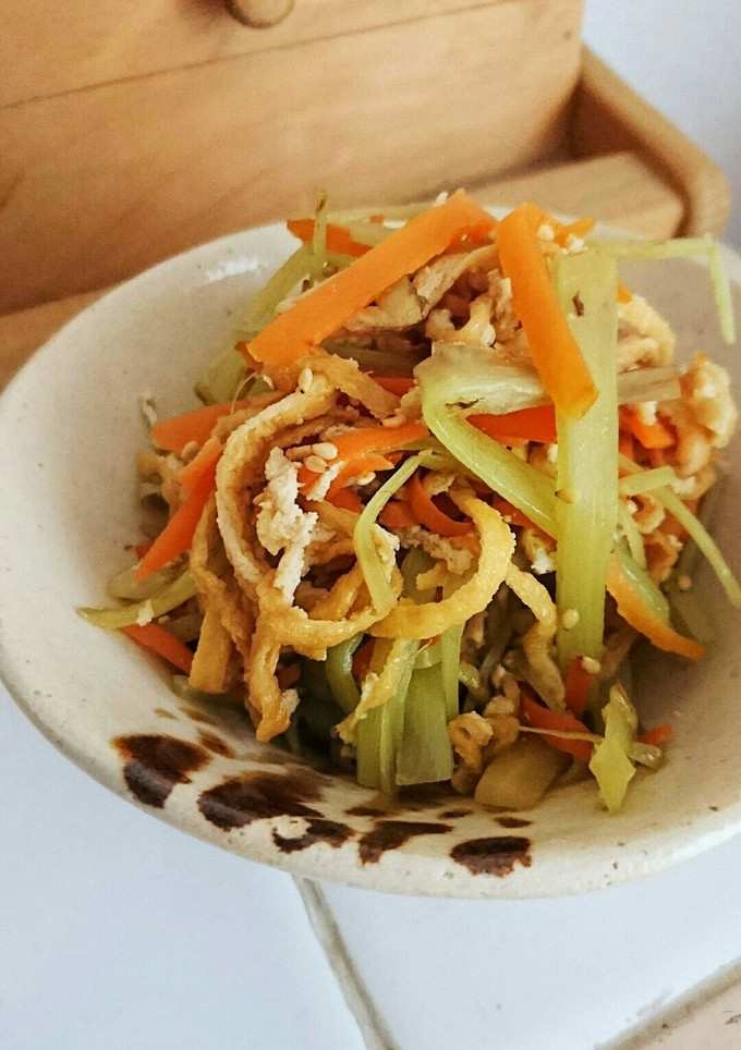 節約☺❓ウドの皮で美味しいきんぴら(^^-レシピのメイン写真