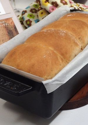 ストウブのケーキ&ブレッドパンで焼くパン-レシピのメイン写真