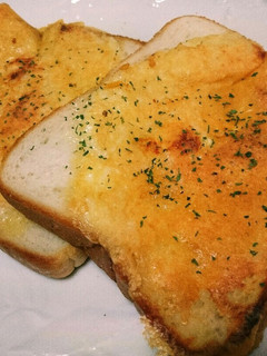 チーズ焼きパンinスクランブルエッグ-レシピのメイン写真