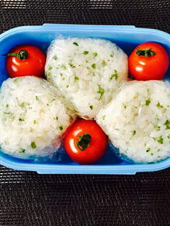 お花見♡お弁当♡ごま油と青海苔のおにぎり-レシピのメイン写真