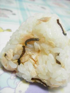 ✿鮭&塩昆布✿おにぎり-レシピのメイン写真
