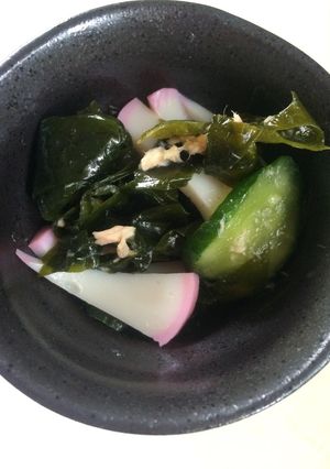 たっぷりワカメとかまぼこの和え物-レシピのメイン写真