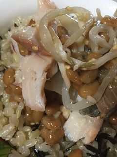 納豆と鮭の蒸し焼きのご飯-レシピのメイン写真