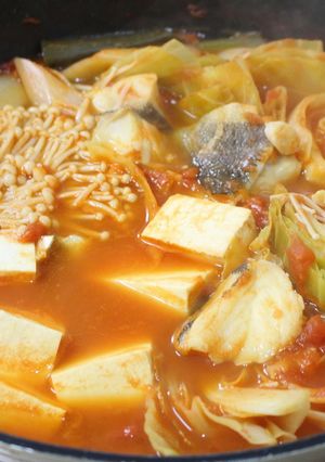 美味しい♪タラとキャベツのトマト鍋-レシピのメイン写真